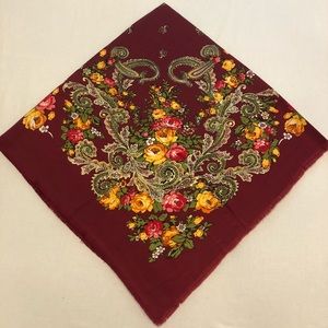 Beautiful Pavlovo-Posad shawl